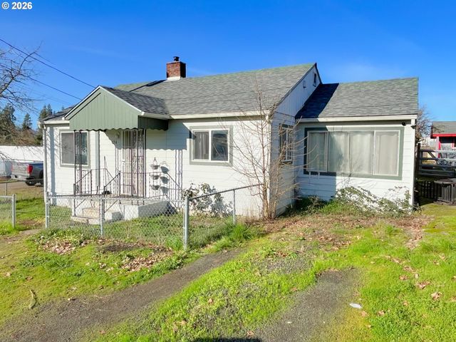 124 Ne WEST Ave, Roseburg, OR 97470