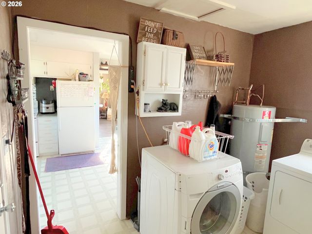 124 Ne WEST Ave, Roseburg, OR 97470