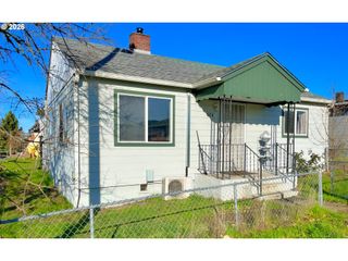 124 Ne WEST Ave, Roseburg, OR 97470