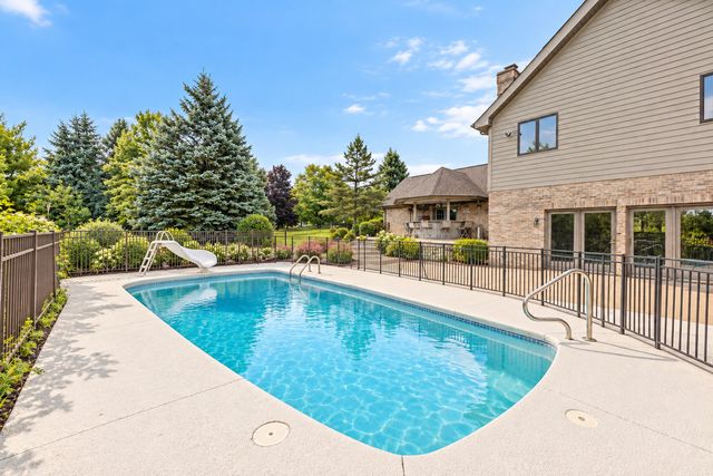 40W920 Bridle Creek Drive, St. Charles, IL 60175