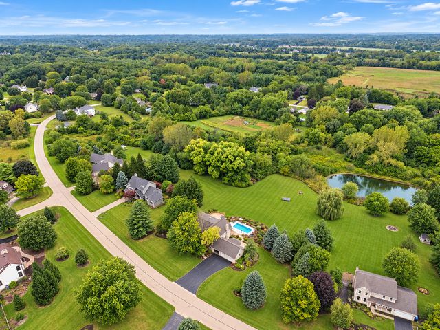 40W920 Bridle Creek Drive, St. Charles, IL 60175