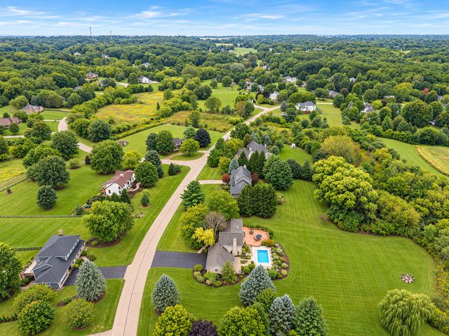 40W920 Bridle Creek Drive, St. Charles, IL 60175