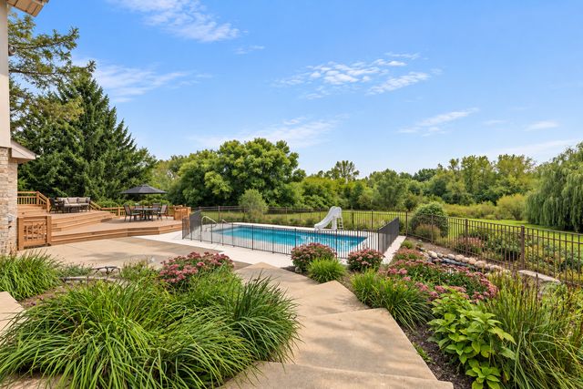 40W920 Bridle Creek Drive, St. Charles, IL 60175