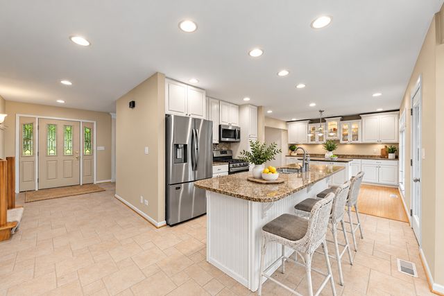 40W920 Bridle Creek Drive, St. Charles, IL 60175