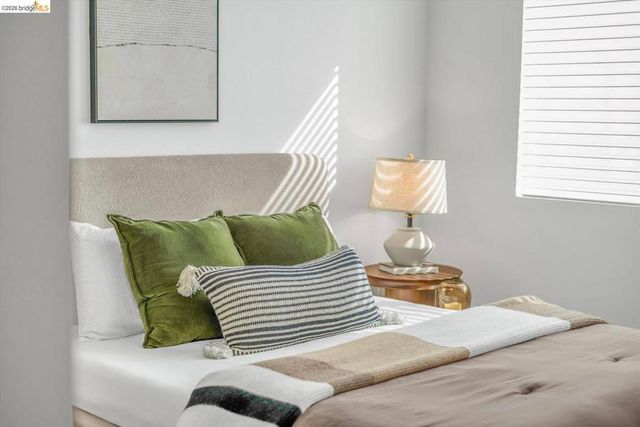 2229 2229 Myrtle ST, Oakland, CA 94607