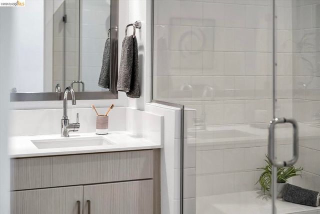 2229 2229 Myrtle ST, Oakland, CA 94607