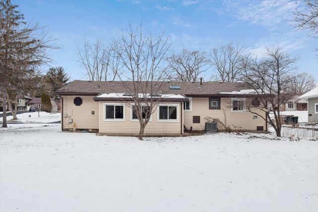 221 58th Street, Clarendon Hills, IL 60514