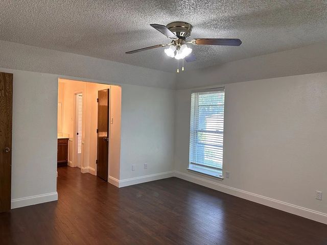 4715 Ridgeline Drive, Arlington, TX 76017