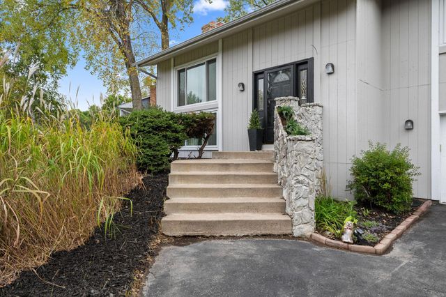 6646 Cardinal Circle N, Maple Grove, MN 55369