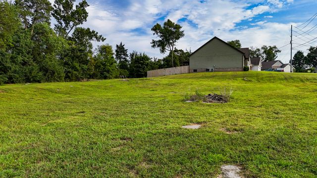 122 Blue Grass Dr, Shelbyville, TN 37160