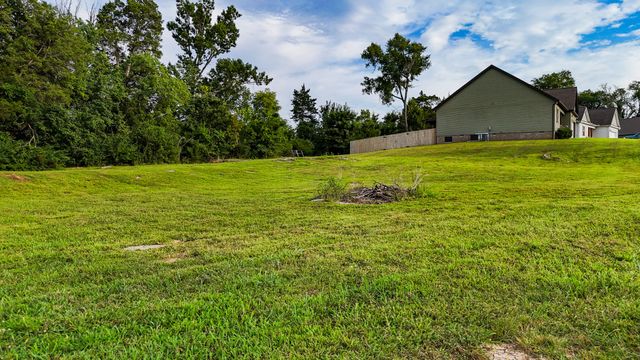 122 Blue Grass Dr, Shelbyville, TN 37160