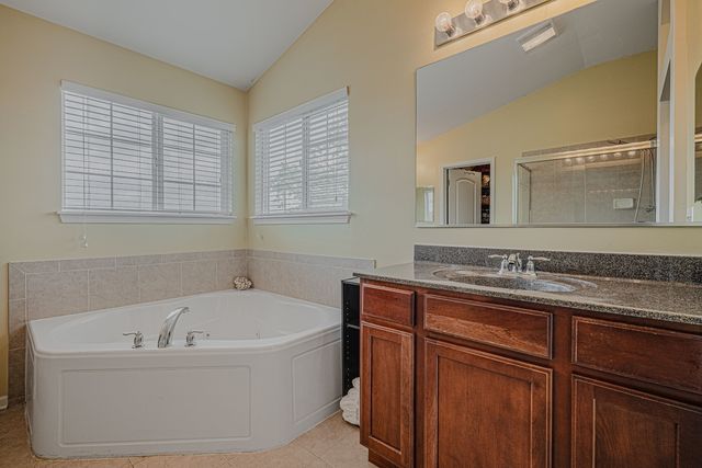 6508 Waterford Drive, Mchenry, IL 60050