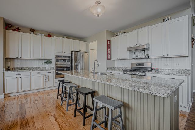 6508 Waterford Drive, Mchenry, IL 60050