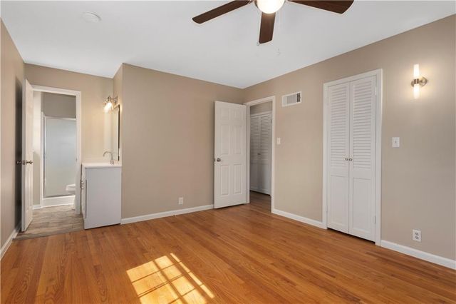 9807 Jewell Court, Independence, MO 64052