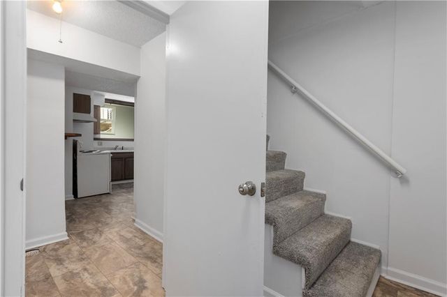 9807 Jewell Court, Independence, MO 64052