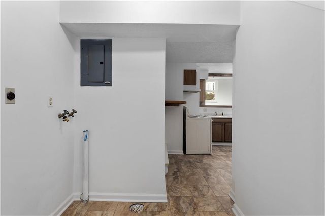 9807 Jewell Court, Independence, MO 64052