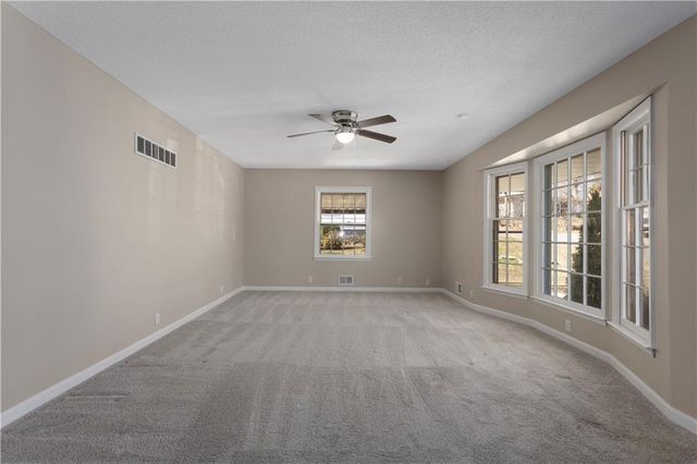 9807 Jewell Court, Independence, MO 64052