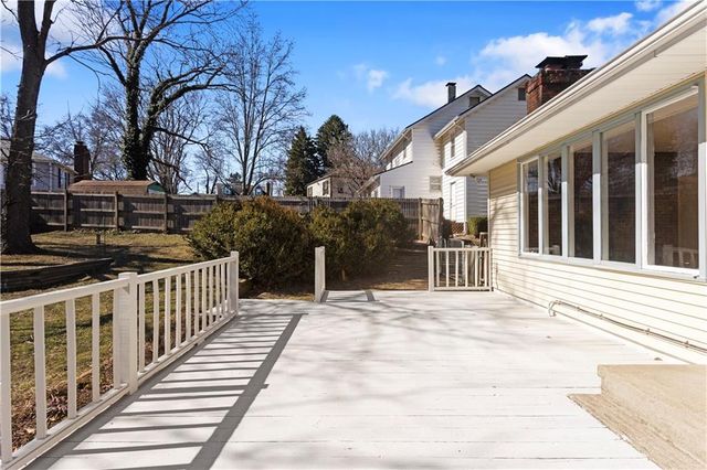 9807 Jewell Court, Independence, MO 64052