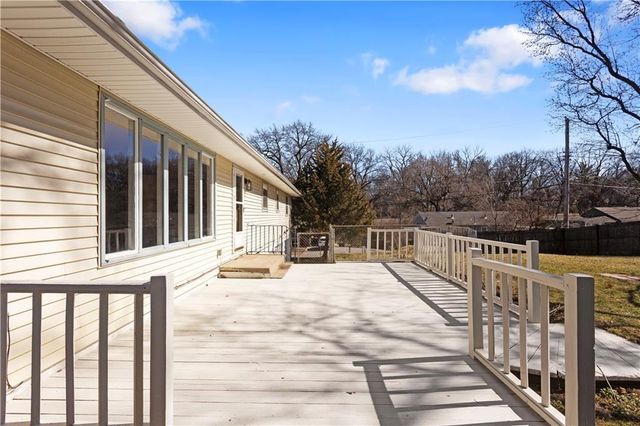 9807 Jewell Court, Independence, MO 64052