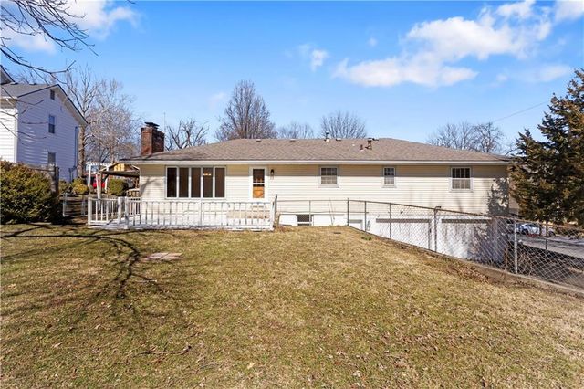 9807 Jewell Court, Independence, MO 64052