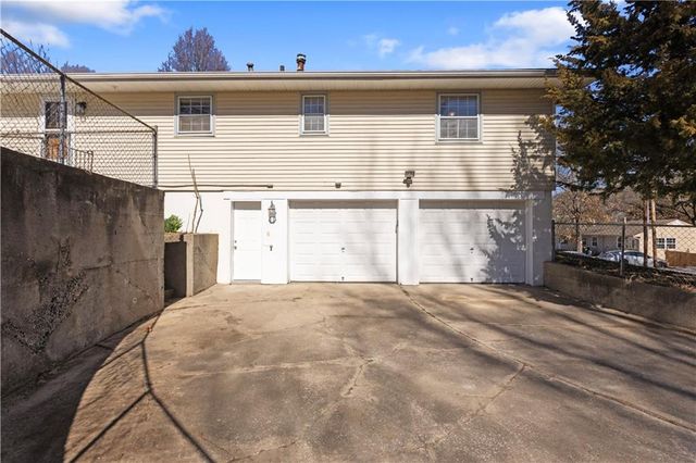 9807 Jewell Court, Independence, MO 64052