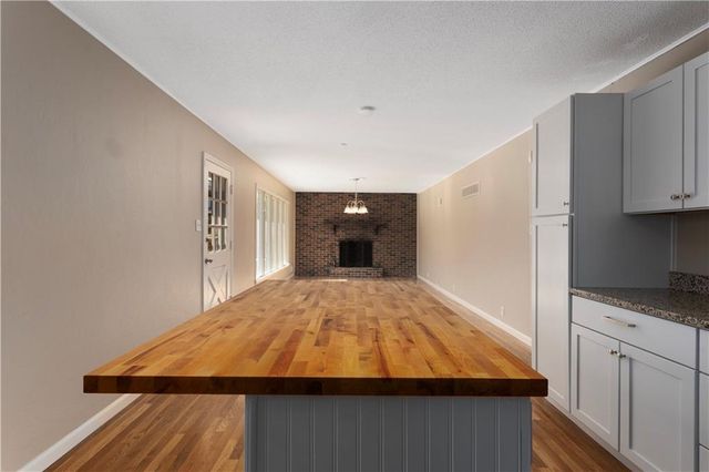 9807 Jewell Court, Independence, MO 64052