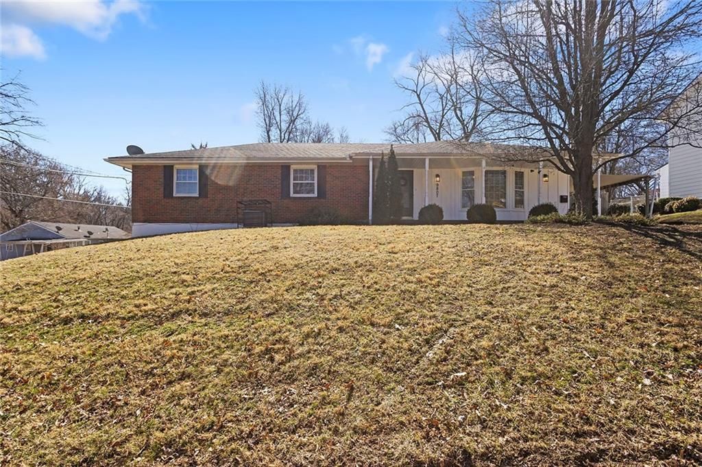 9807 Jewell Court, Independence, MO 64052