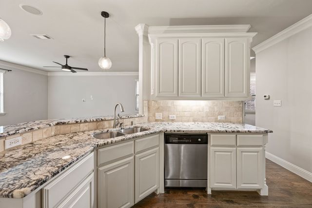 250 Churchill Loop, Grapevine, TX 76051
