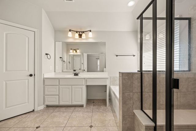 250 Churchill Loop, Grapevine, TX 76051