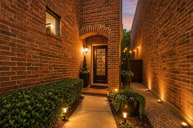 250 Churchill Loop, Grapevine, TX 76051