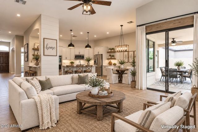 9757 E GRANDVIEW Street, Mesa, AZ 85207