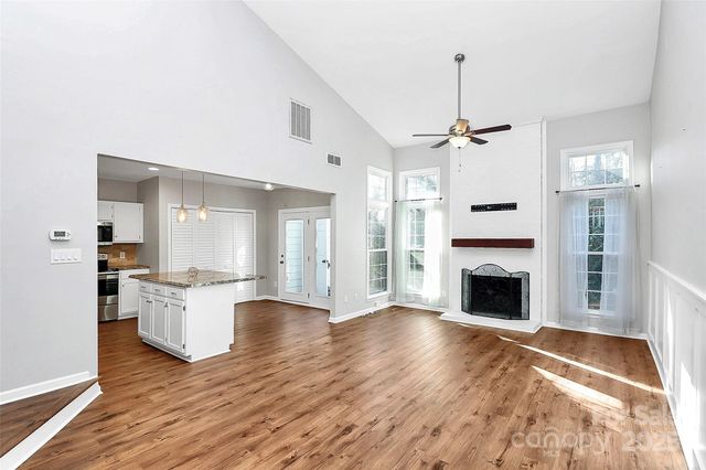 9449 Kings Falls Drive, Charlotte, NC 28210