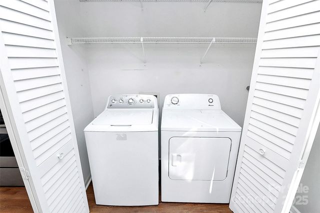 9449 Kings Falls Drive, Charlotte, NC 28210