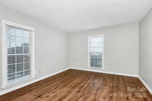 9449 Kings Falls Drive, Charlotte, NC 28210