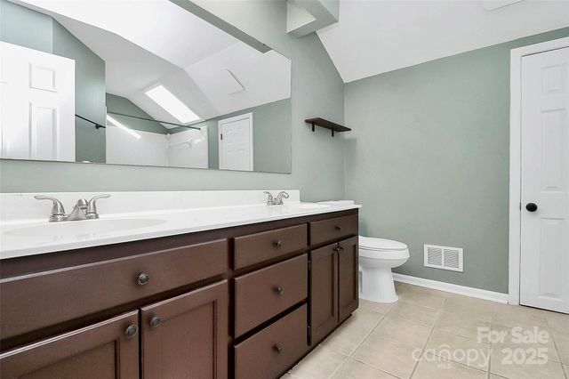 9449 Kings Falls Drive, Charlotte, NC 28210