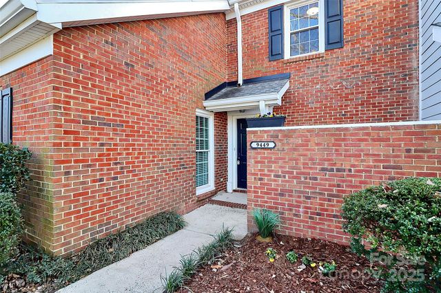 9449 Kings Falls Drive, Charlotte, NC 28210