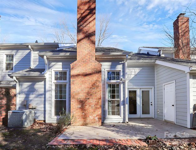 9449 Kings Falls Drive, Charlotte, NC 28210