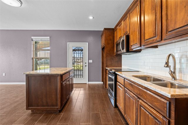 10437 Brangus Drive, Crowley, TX 76036