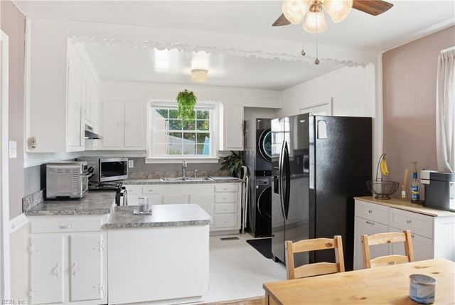 247 Plover DR, Portsmouth, VA 23704