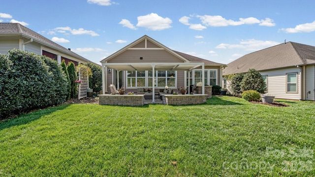 439 Granite Lake Court, Denver, NC 28037