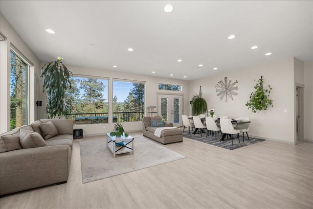 3307 W Hartson Ave, Spokane, WA 99224