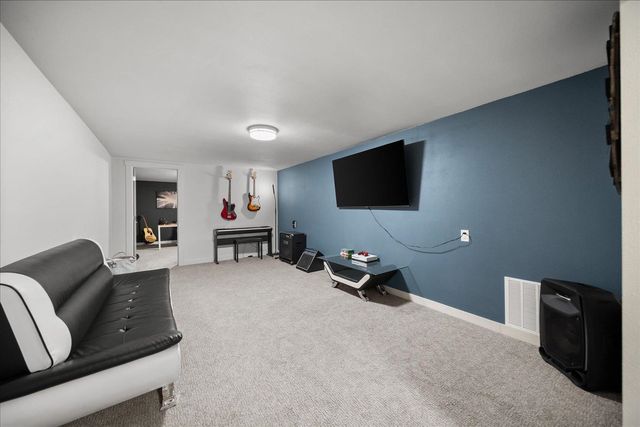 3307 W Hartson Ave, Spokane, WA 99224