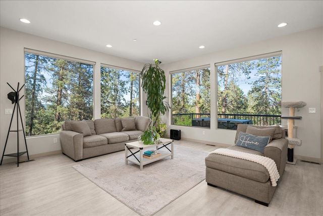 3307 W Hartson Ave, Spokane, WA 99224