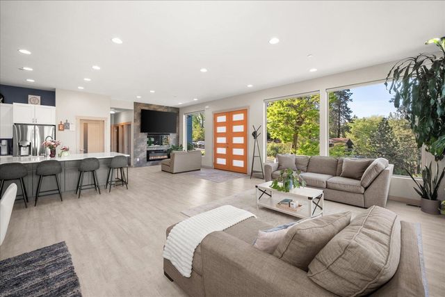 3307 W Hartson Ave, Spokane, WA 99224