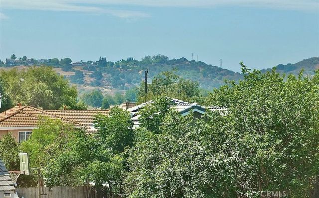 998 Garnet, Pomona, CA 91766