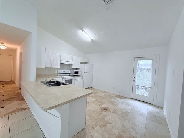 416 15th Lane SW, Vero Beach, FL 32962