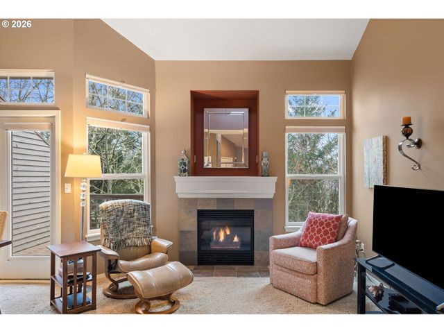 9709 Nw SILVER RIDGE Loop, Portland, OR 97229