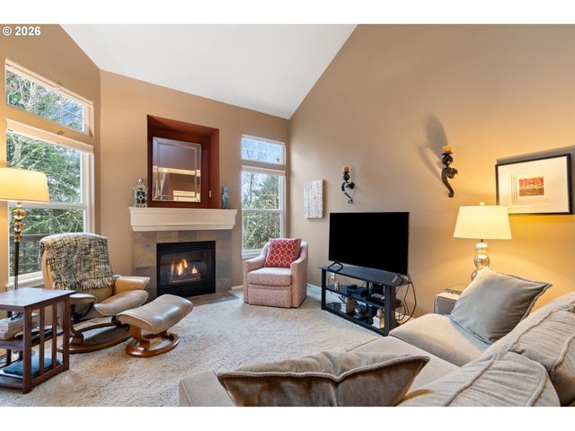 9709 Nw SILVER RIDGE Loop, Portland, OR 97229