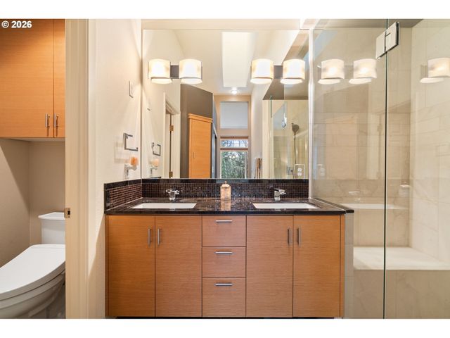 9709 Nw SILVER RIDGE Loop, Portland, OR 97229