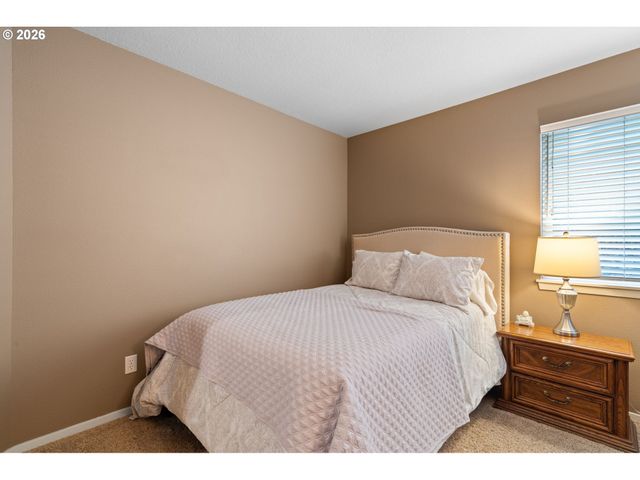 9709 Nw SILVER RIDGE Loop, Portland, OR 97229